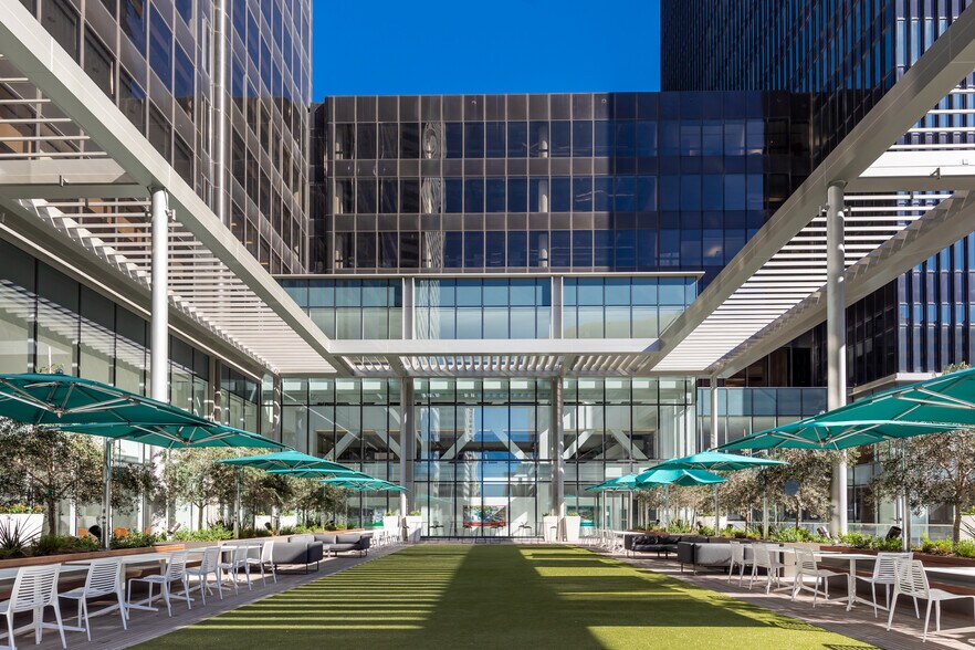 More Photos Of 909 Fannin St, Houston Office For Lease