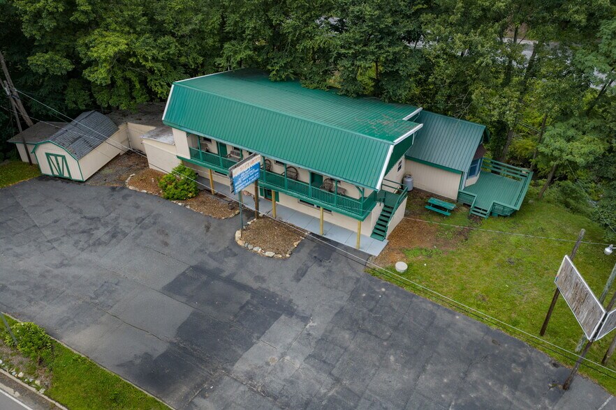 More Photos Of 3385 US Highway 321 S, Blowing Rock Office Residential For Sale