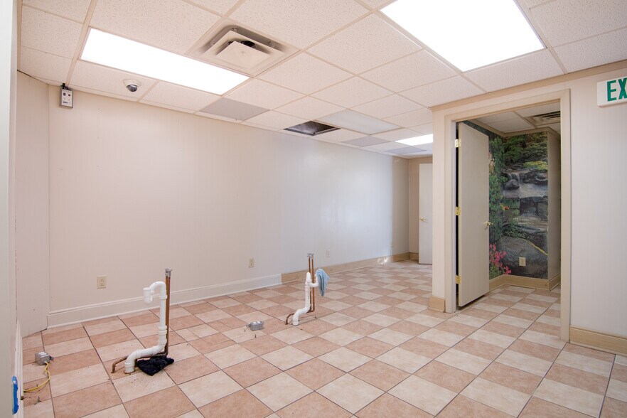 More Photos Of 500 N Pike Rd, Sarver Office Residential For Sale