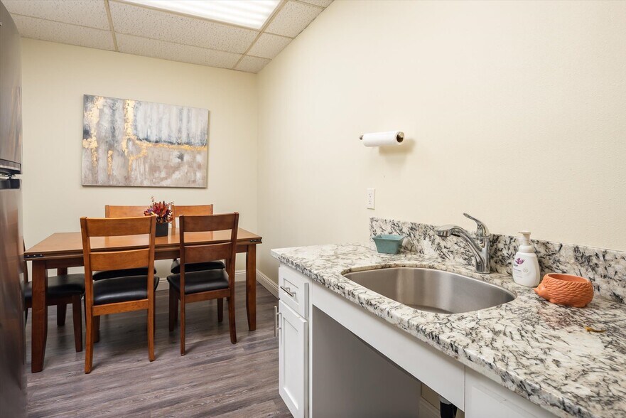 More Photos Of 365 W 2nd Ave, Escondido Loft Creative Space For Lease