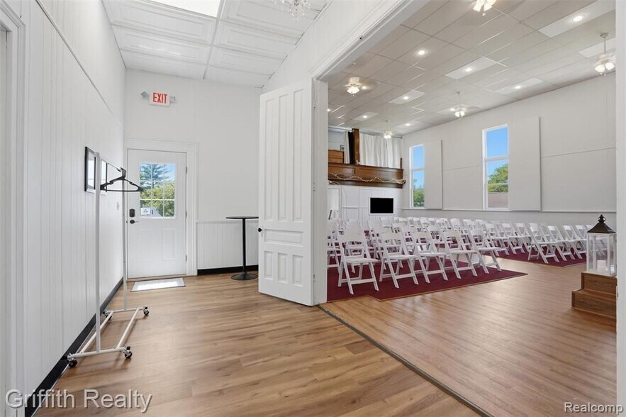 More Photos Of 131 E Main St, Vernon Religious Facility For Sale