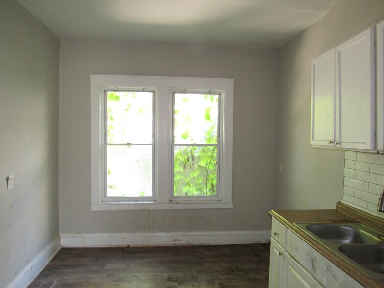More Photos Of 932 Wheelock Rd, Cleveland Apartments For Sale