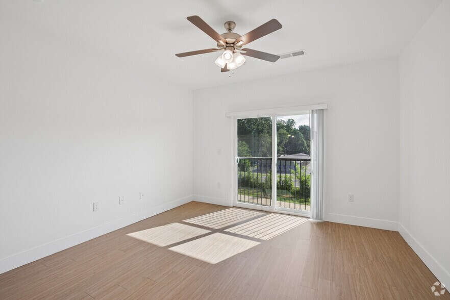 More Photos Of 14801 Statesville Rd, Huntersville Apartments For Sale