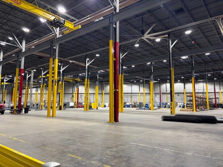 More Photos Of 330-339 S Warminster Rd, Hatboro Warehouse For Lease