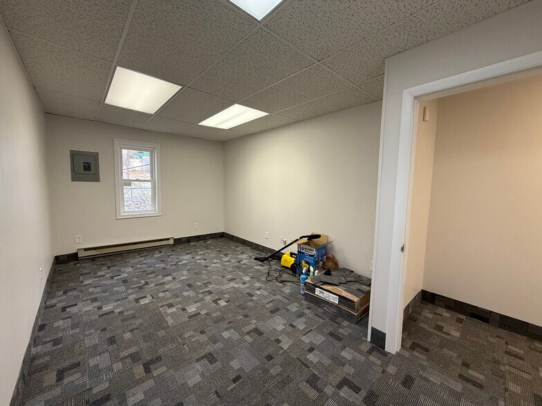 More Photos Of 625 Chandler St, Worcester Storefront Retail Office For Lease