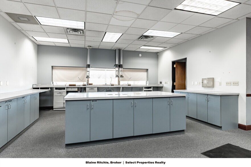 More Photos Of 1397 Elizabeth Pike, Mineral Wells Bank For Lease