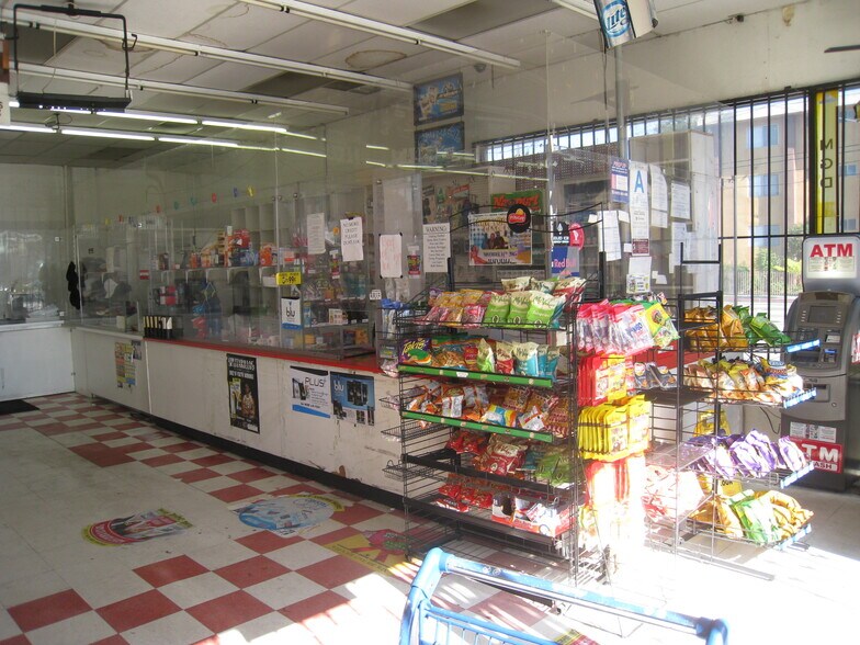 More Photos Of 12845-12855 Prairie Ave, Hawthorne Convenience Store For Lease