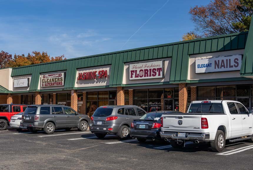 More Photos Of 456-476 Wythe Creek Rd, Poquoson General Retail For Sale