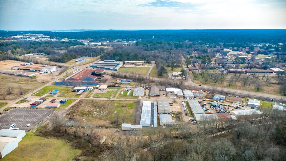 More Photos Of 5849 N Commerce Plz, Jackson Self Storage For Sale