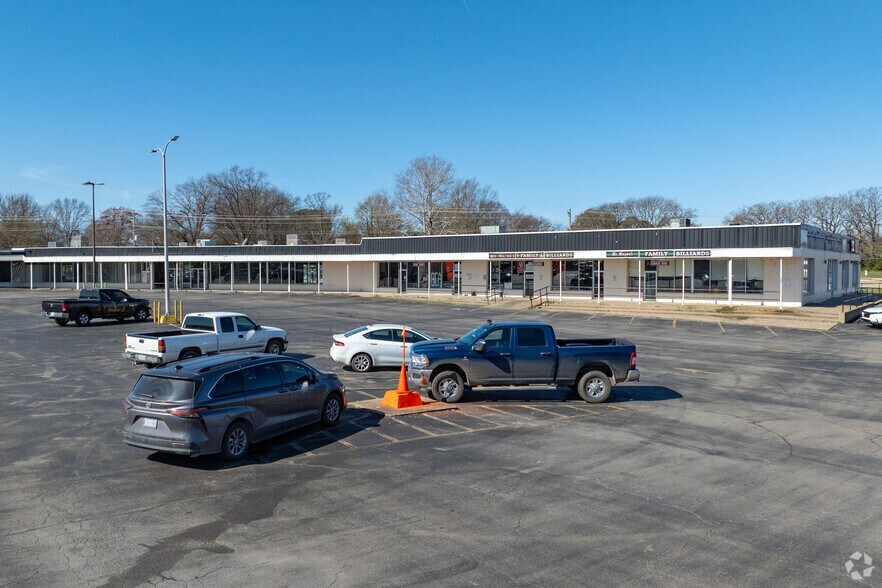 More Photos Of 1900 E Cherokee Ave, Sallisaw Storefront For Sale