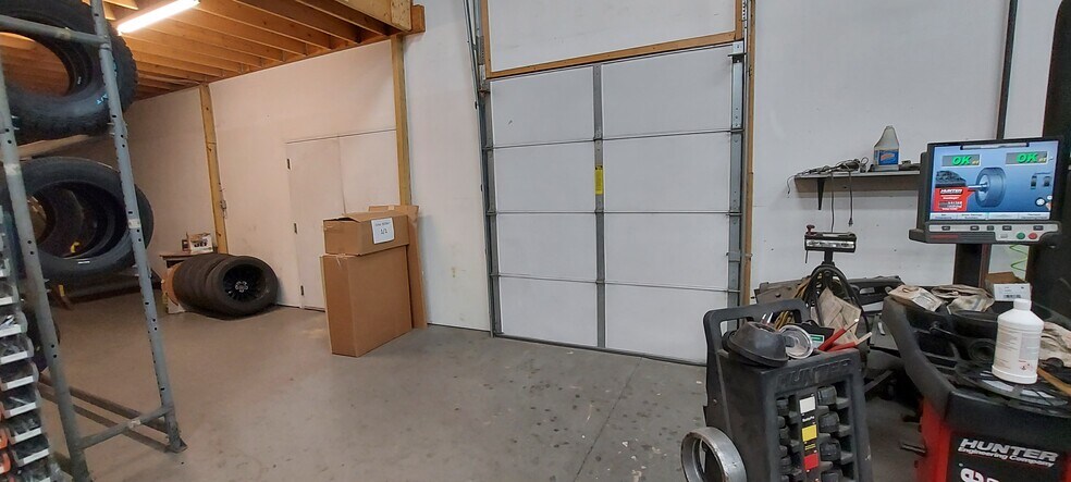More Photos Of 102 Commerce Way, Stockertown Warehouse For Sale