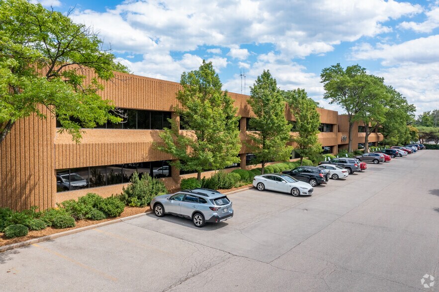 More Photos Of 5150 N Port Washington Rd, Glendale Office For Lease