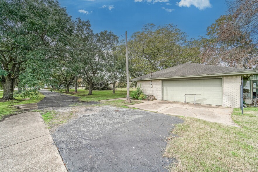 More Photos Of 503 N Friendswood Dr, Friendswood Land For Sale