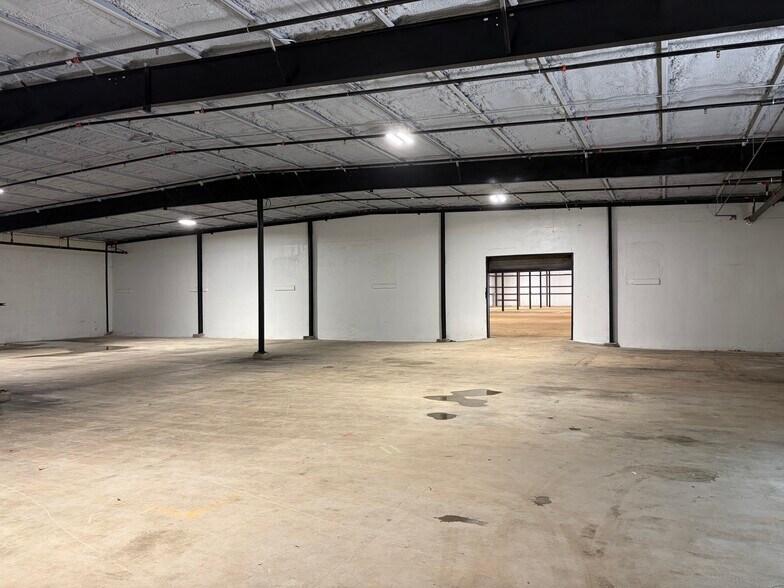 More Photos Of 630 Wofford St, Spartanburg Warehouse For Lease