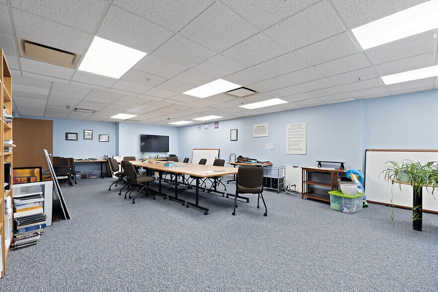 More Photos Of 219 Capitol St, Augusta Office For Lease