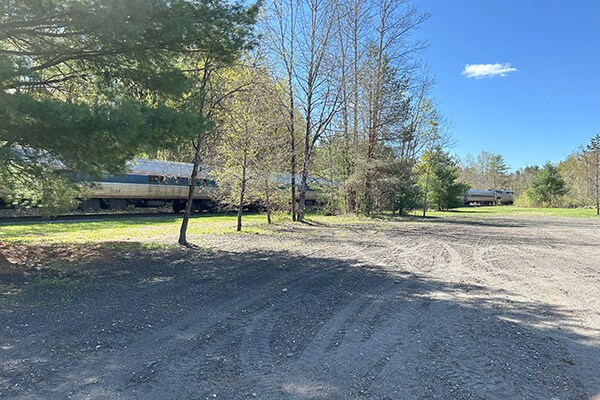 More Photos Of 81 Freight Yard Way, Northfield Showroom For Sale