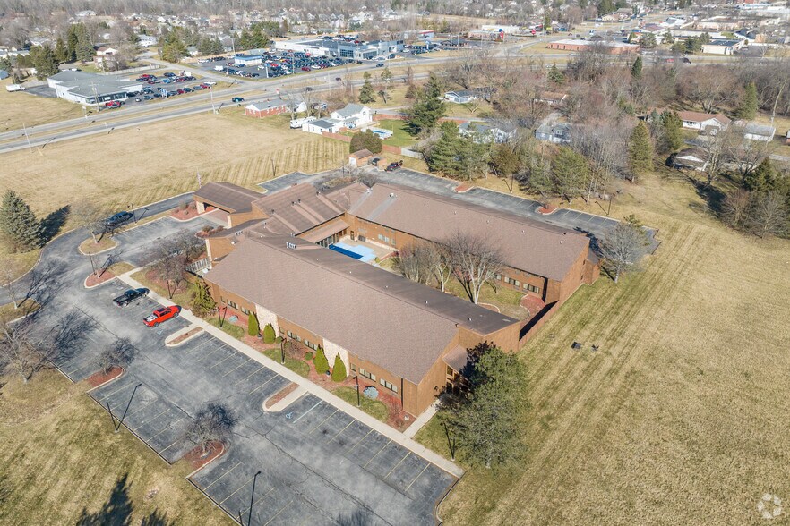 More Photos Of 1629 W Maumee St, Adrian Hotel For Sale