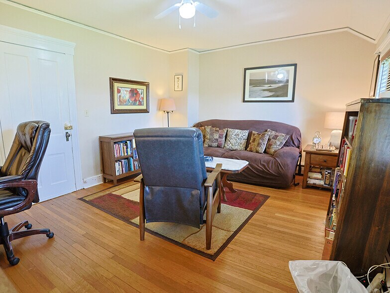 More Photos Of 19 Hill St, Goshen Office For Sale