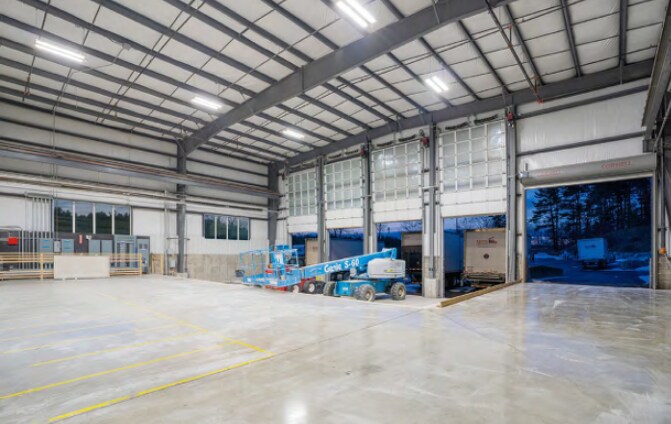 More Photos Of 347 Middlesex Rd, Tyngsborough Warehouse For Lease