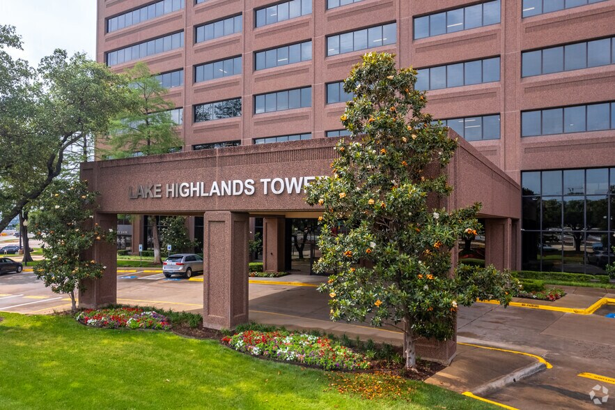 More Photos Of 9330 Lyndon B Johnson Fwy, Dallas Office For Lease