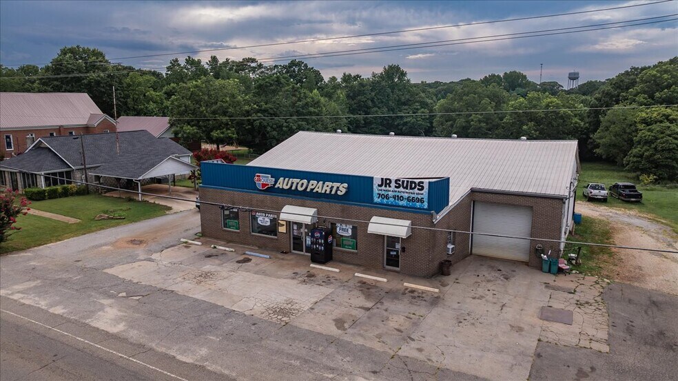 More Photos Of 317 General Daniel Ave N, Danielsville General Retail For Sale