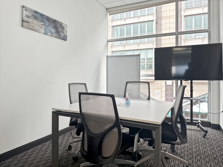 More Photos Of 137 National Plz, Oxon Hill Coworking Space
