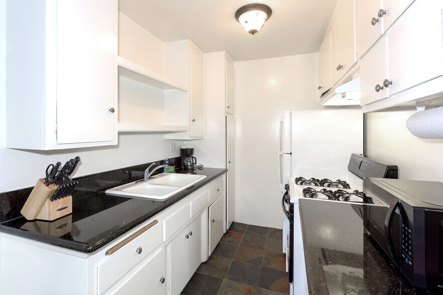 More Photos Of 3743 Mclaughlin Ave, Los Angeles Apartments For Sale