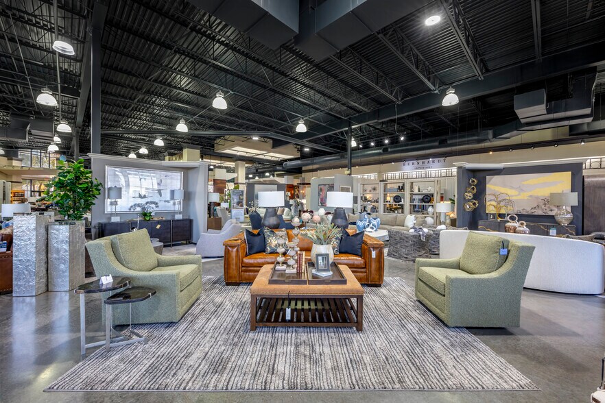 More Photos Of 5205 W 135th St, Leawood General Retail For Sale