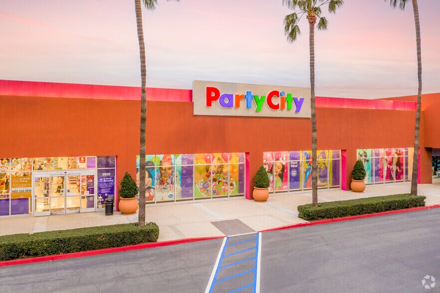 More Photos Of 2915-3011 El Camino Real, Tustin Unknown For Lease