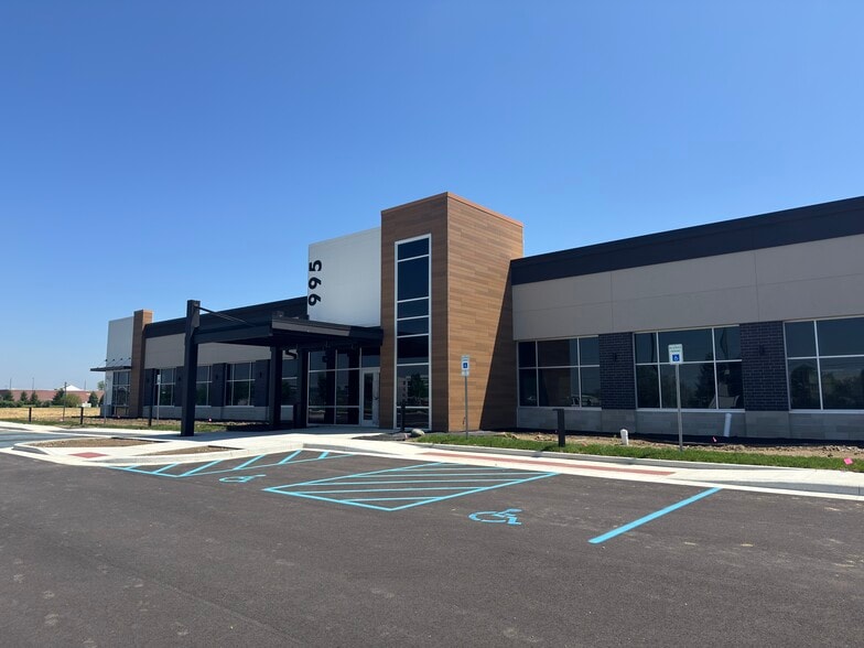 Primary Photo Of 905 N Emerson Ave, Greenwood Medical For Lease