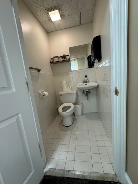 More Photos Of 332 2nd Ave E, Oneonta Office For Sale