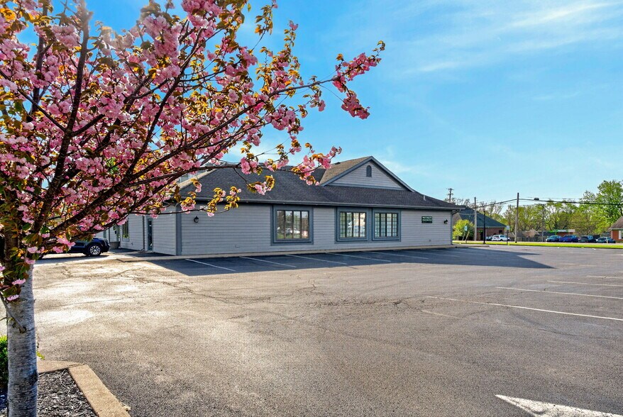 More Photos Of 1964 N Lakeman Dr, Bellbrook Medical For Sale