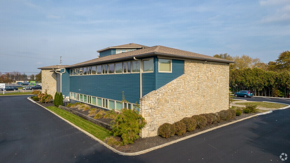 More Photos Of 2121 Bethel Rd, Columbus Office For Lease