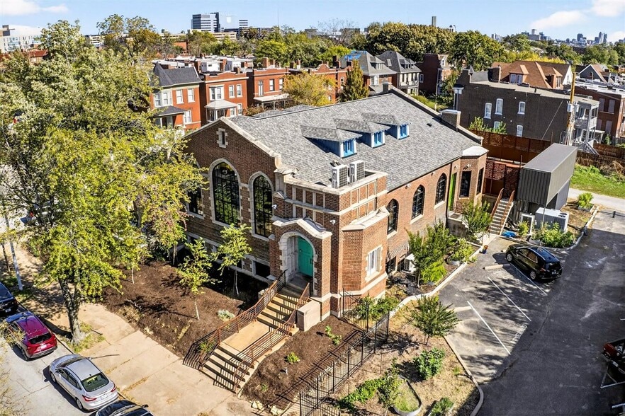 More Photos Of 1034 S Kingshighway Blvd, Saint Louis Office For Sale