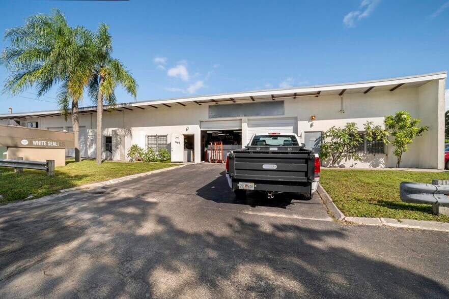 More Photos Of 3909-3939 SW 12th Ct, Fort Lauderdale Warehouse For Sale