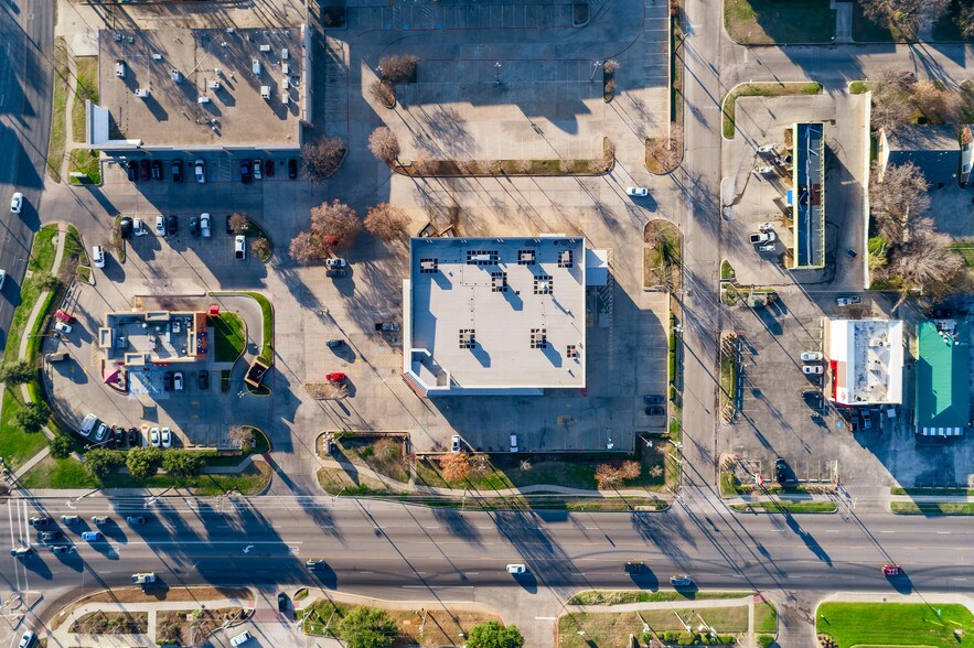 More Photos Of 1020 N Collins St, Arlington Drugstore For Sale