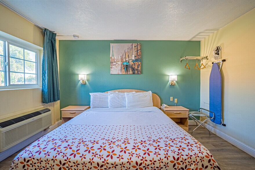 More Photos Of 1349 Idaho St, Elko Hotel For Sale