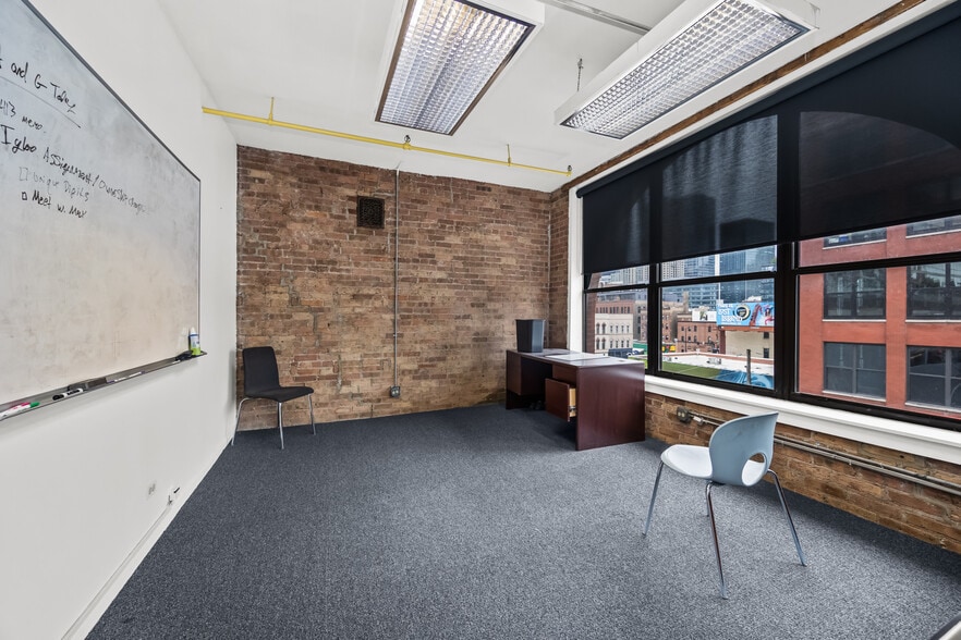 More Photos Of 222 W Ontario St, Chicago Loft Creative Space For Lease