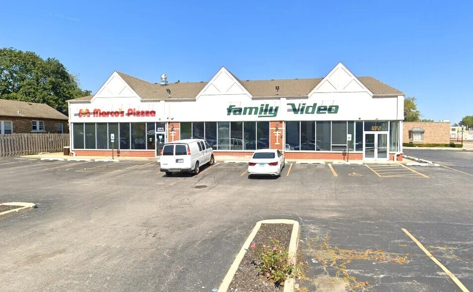 More Photos Of 2000-2010 W 183rd St, Homewood Freestanding For Lease