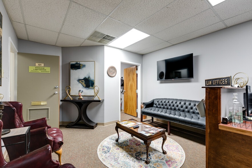 More Photos Of 2025 E Main St, Richmond Office For Lease