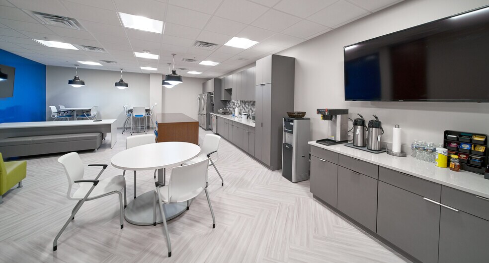 More Photos Of 2751 Centerville Rd, Wilmington Office For Lease