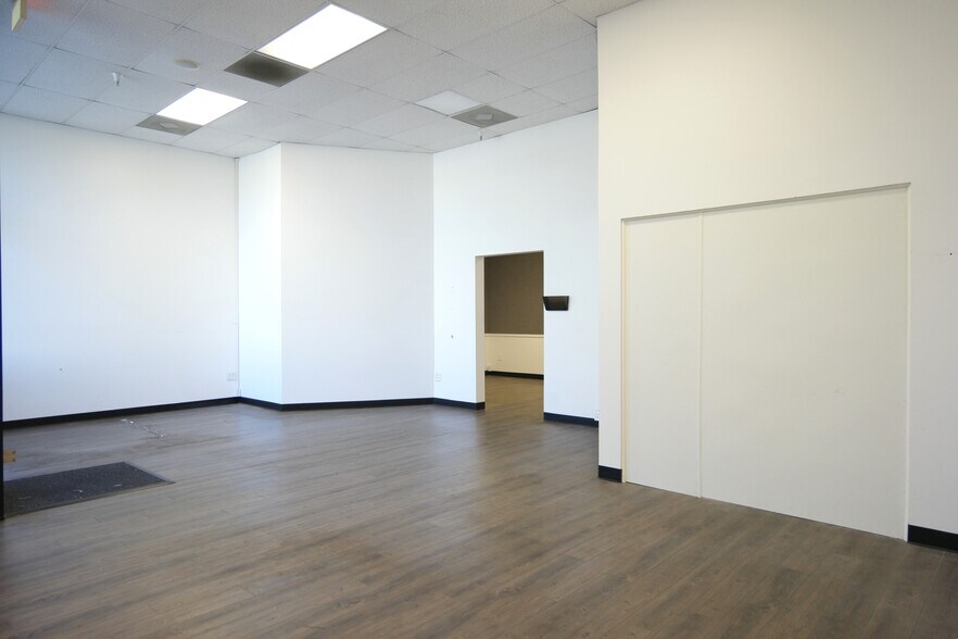 More Photos Of 4125 Market St, Ventura Light Manufacturing For Sale