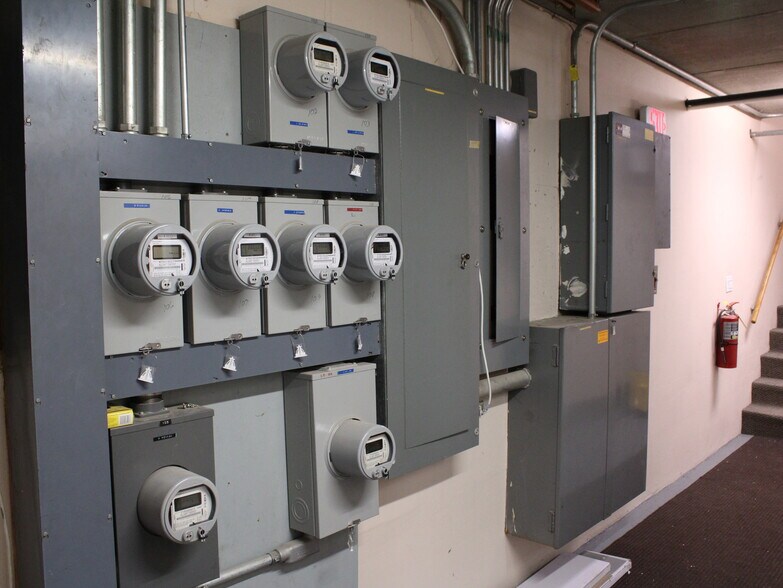 More Photos Of 525 E Division St, Fond Du Lac Medical For Sale