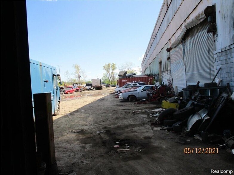 More Photos Of 7170 E McNichols Rd, Detroit Manufacturing For Sale