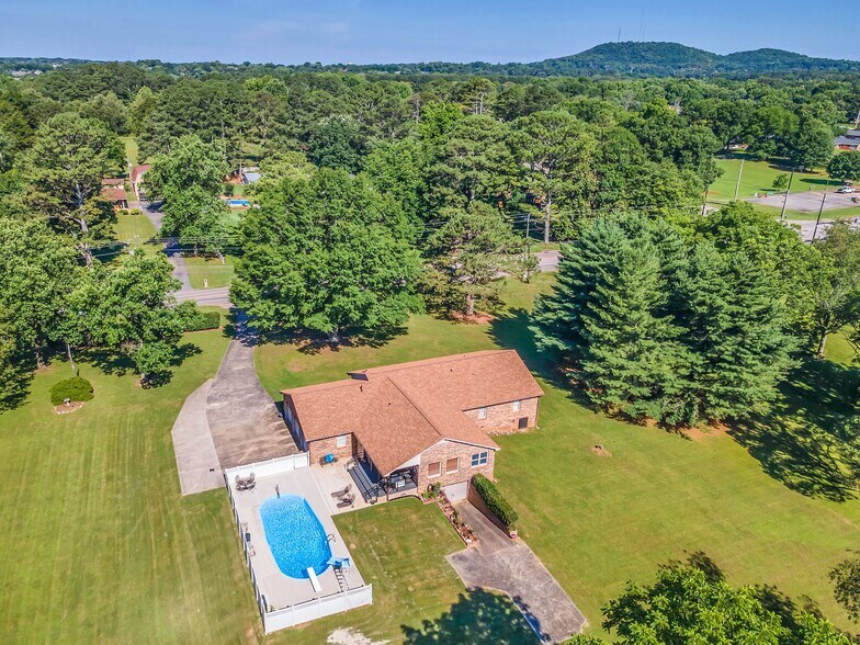 More Photos Of 1495 Jeff Rd NW, Huntsville Specialty For Sale