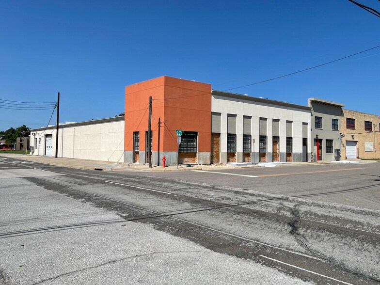 More Photos Of 1737 NW 5th St, Oklahoma City Warehouse For Lease