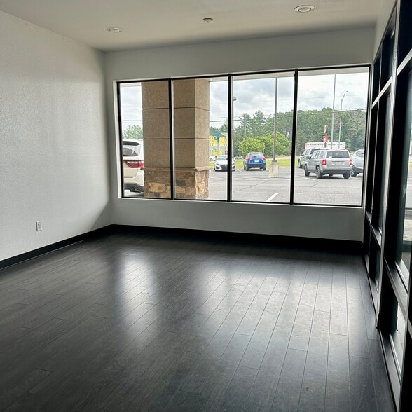 More Photos Of 3215-3235 S Southwest Loop 323, Tyler Unknown For Lease