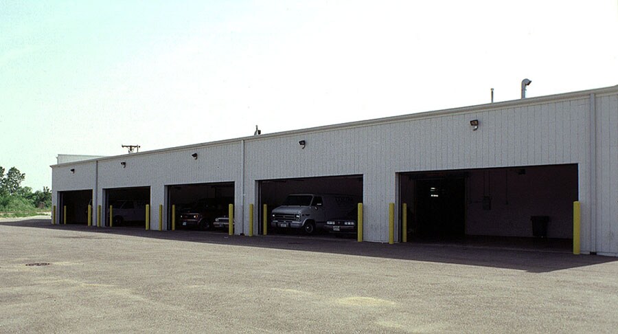 More Photos Of 4300 W Bryn Mawr Ave, Chicago Manufacturing For Lease