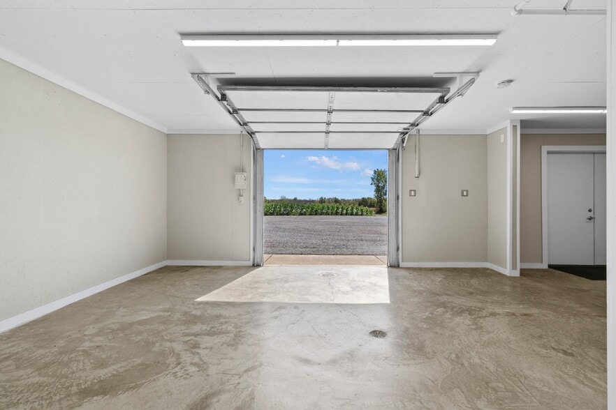 More Photos Of 1712-1714 Findlay Rd, Lima Office For Lease