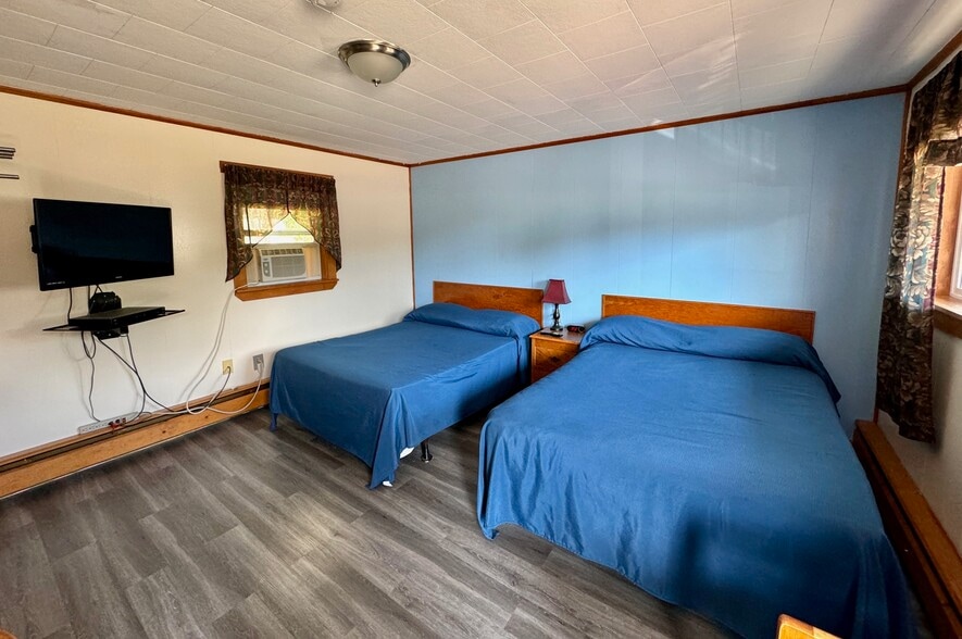 More Photos Of 382 Water St, Guilford Hotel For Sale